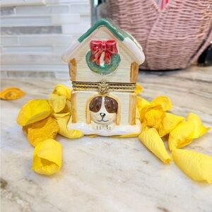 Mr. Christmas Dog House Ornament & Music Box Plays Deck The Halls 2012